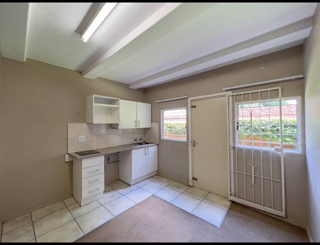 0.5 BEDROOM APARTMENT RENTED IN HATFIELD